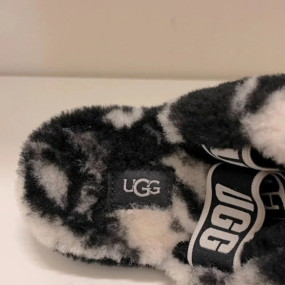 UGG Fluff Yeah Slide Marble Slipper Sandal in Black and White cozy - Picture 5 of 10